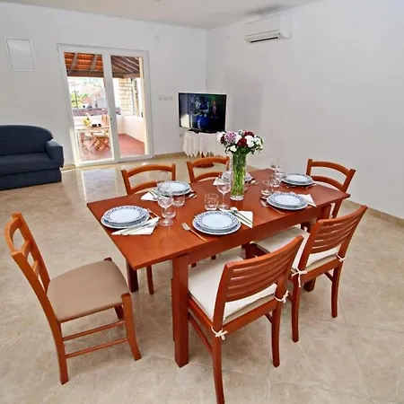 Apartment Lucija - Two Bedroom With Terrace And Garden View *