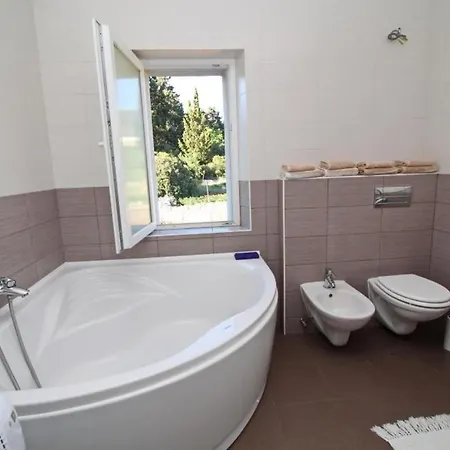 Lucija - Two Bedroom With Terrace And Garden View Vela Luka