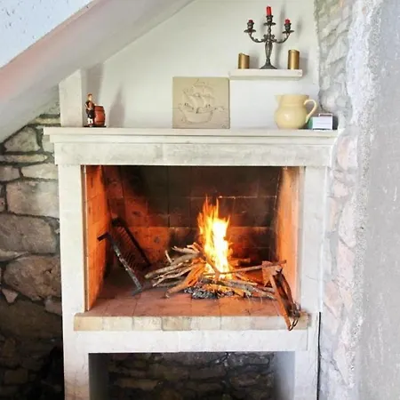 Lucija - Two Bedroom With Terrace And Garden View Apartment Vela Luka