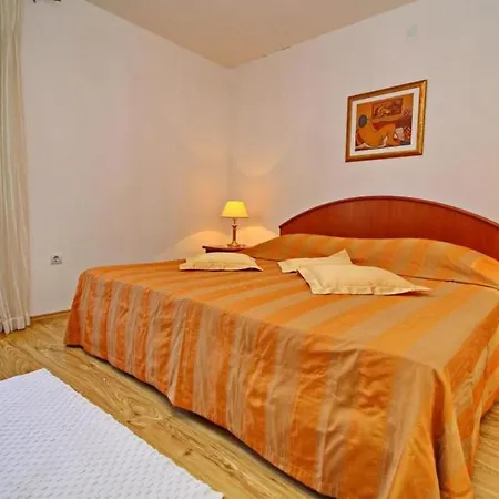 דירה Lucija - Two Bedroom With Terrace And Garden View וולה לוקה