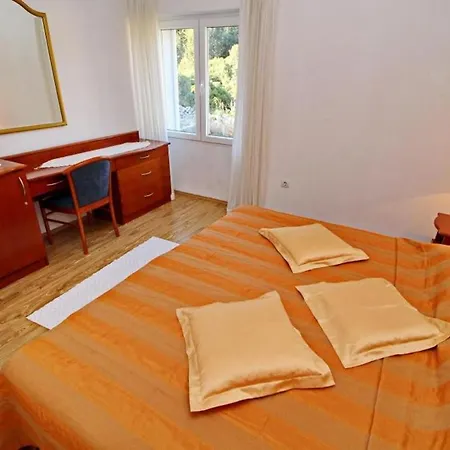 Lucija - Two Bedroom With Terrace And Garden View דירה וולה לוקה