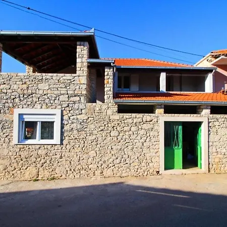 דירה Lucija - Two Bedroom With Terrace And Garden View וולה לוקה